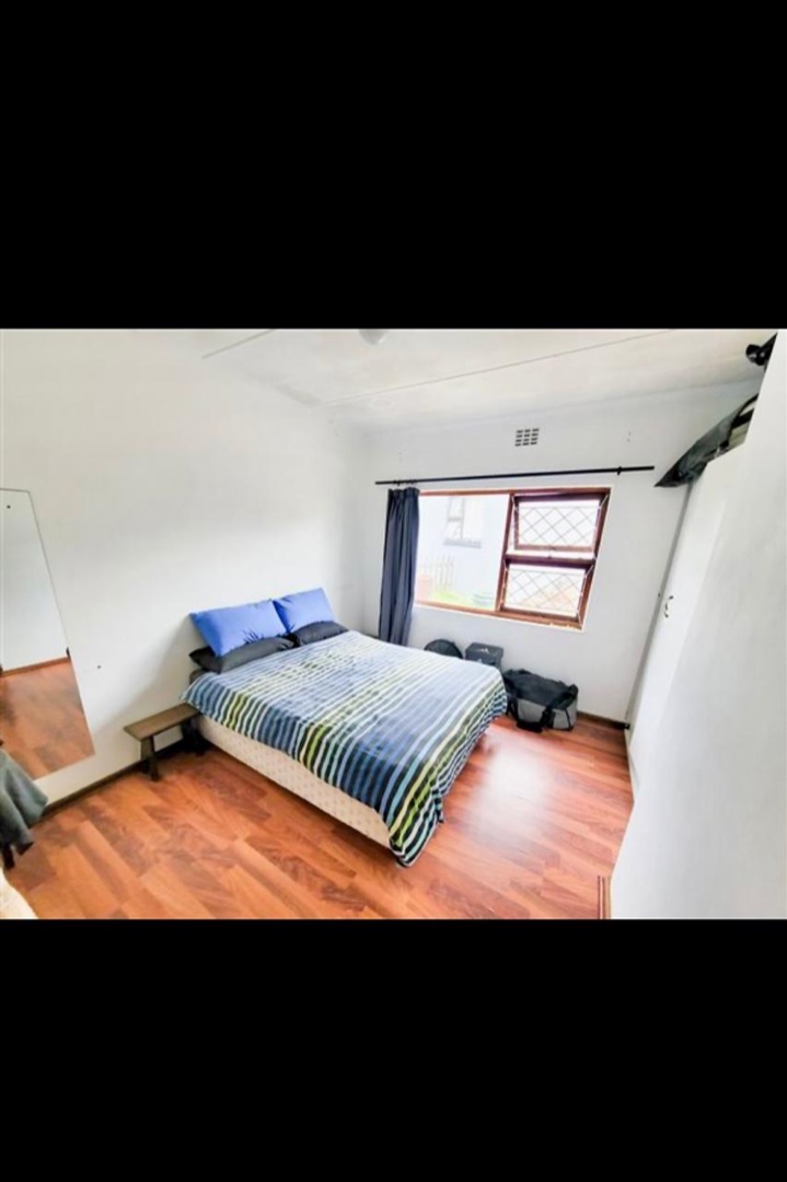 6 Bedroom Property for Sale in Gonubie Eastern Cape